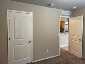 2701 Fawn Lily Rd in Oklahoma City, OK - Building Photo - Building Photo