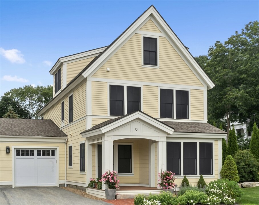 9 Saw Mill Cir in Manchester by the Sea, MA - Building Photo