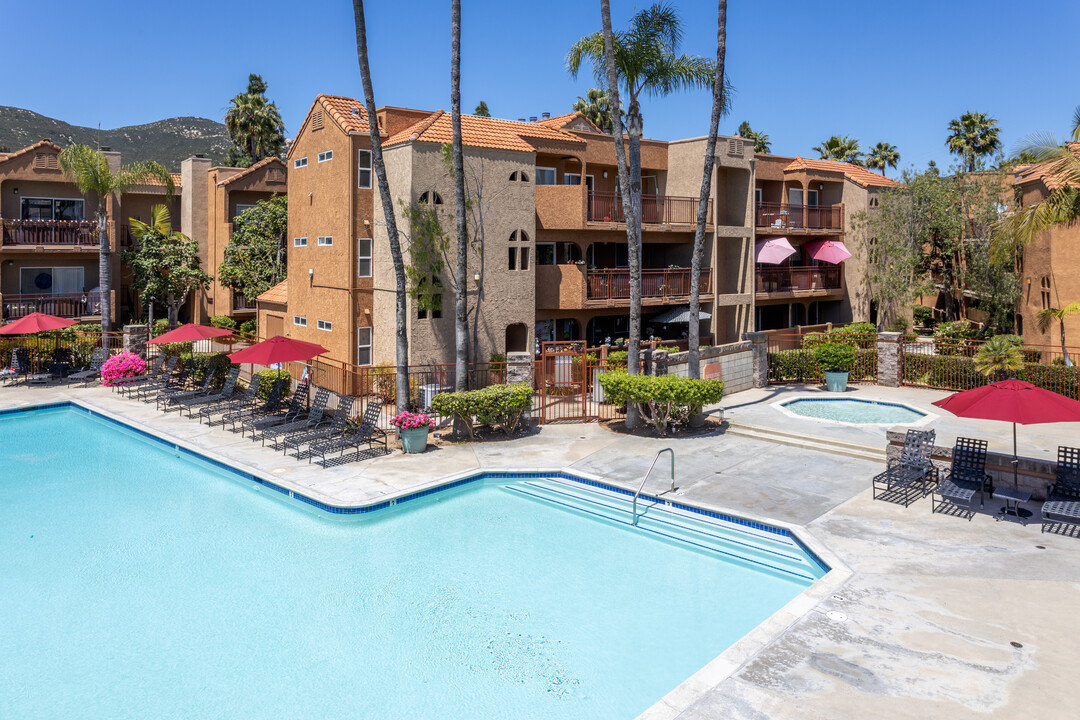 La Terraza Apartments in San Diego, CA - Foto de edificio