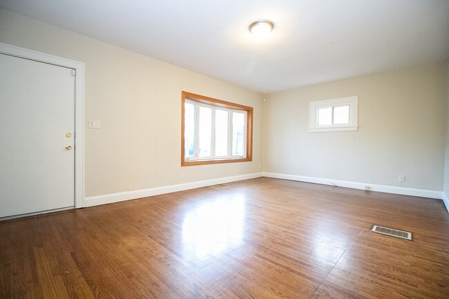 2122 South Ave in Toledo, OH - Foto de edificio - Building Photo