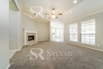 1109 Greenwood Ct in Hurst, TX - Building Photo - Building Photo