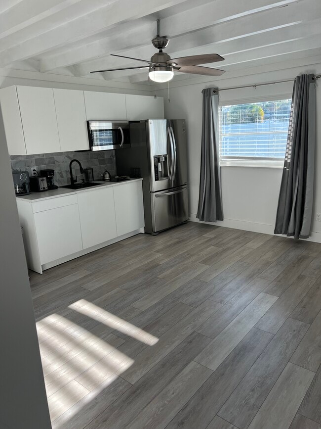 2300 NE 11th Ave, Unit Studio
