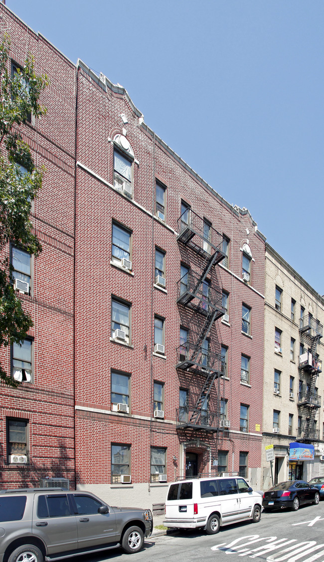 2265 Morris Ave in Bronx, NY - Building Photo - Building Photo