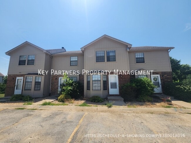 property at 1719 SW Parkridge Dr
