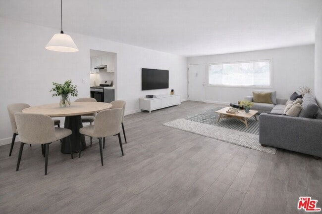 property at 1444 Cochran Ave