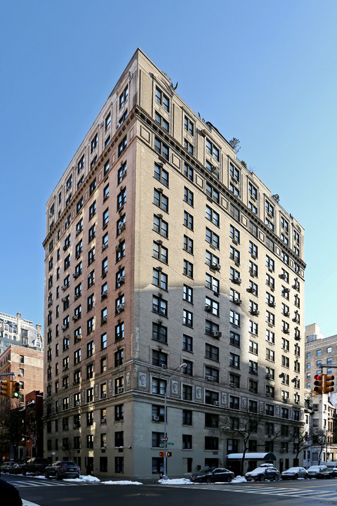 290 West End Ave in New York, NY - Building Photo