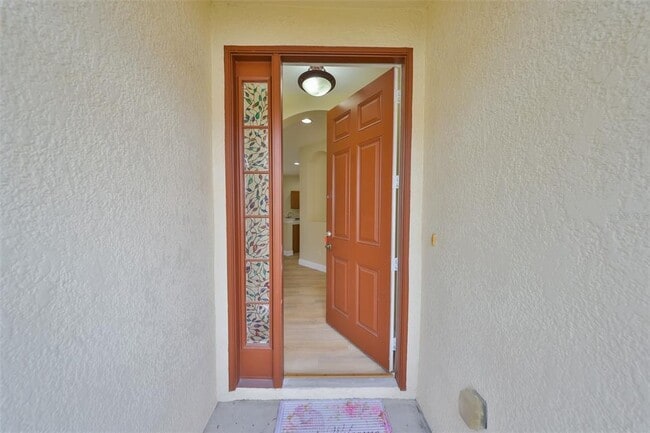 1911 Sterling Glen Ct in Sun City Center, FL - Building Photo - Building Photo