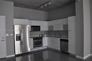 234 NE 3rd St, Unit 908 in Miami, FL - Building Photo