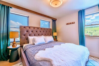 1060 Blue River Pkwy in Silverthorne, CO - Building Photo - Building Photo