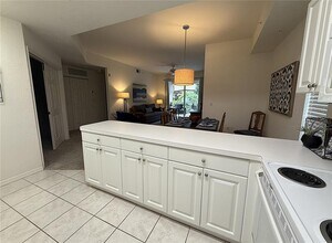 8335 Glen Rose Way in Sarasota, FL - Building Photo - Building Photo