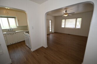 1609 Diamond St in San Diego, CA - Building Photo - Building Photo