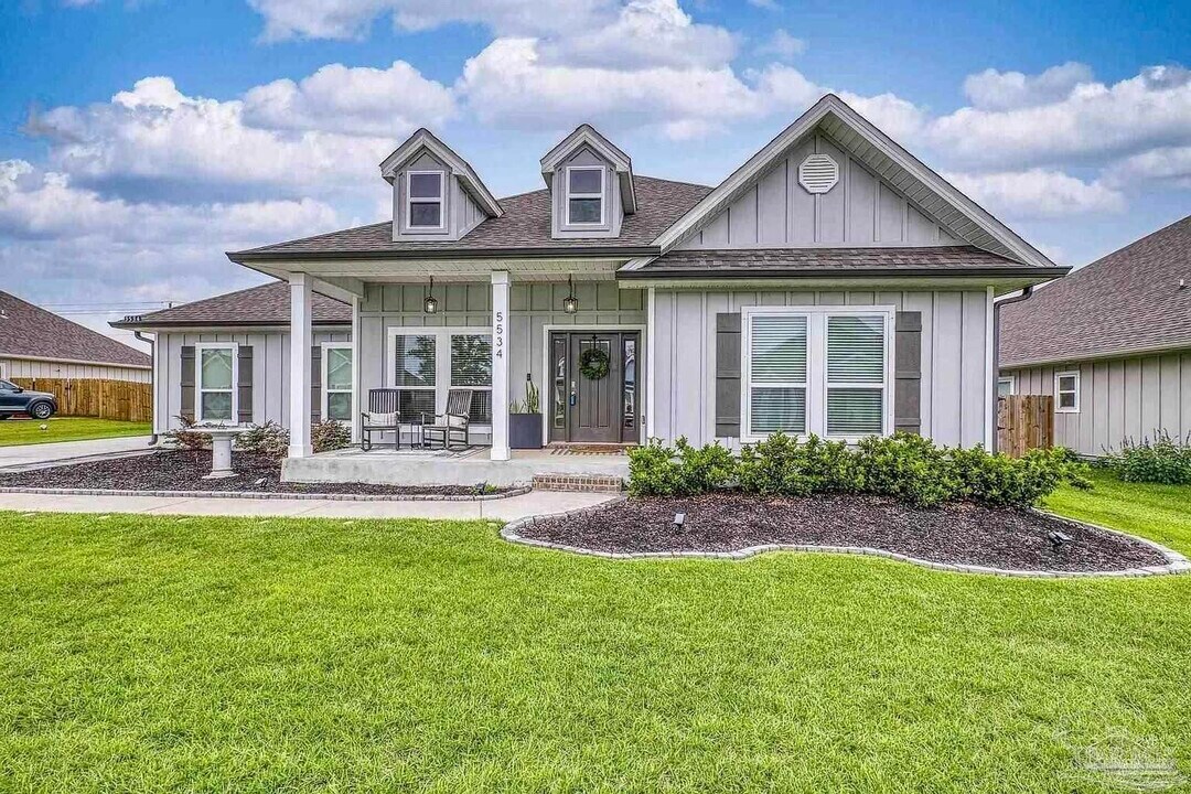 5534 Blake Ln in Milton, FL - Building Photo