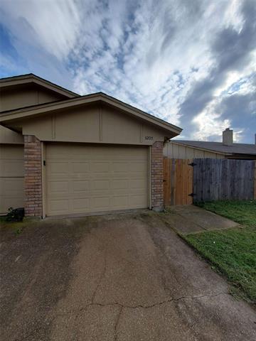 3205 Green Ridge St in Fort Worth, TX - Foto de edificio - Building Photo