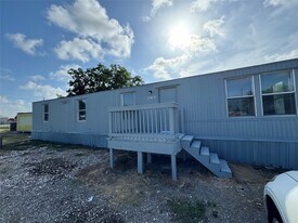 9017 Taub Rd in Houston, TX - Building Photo