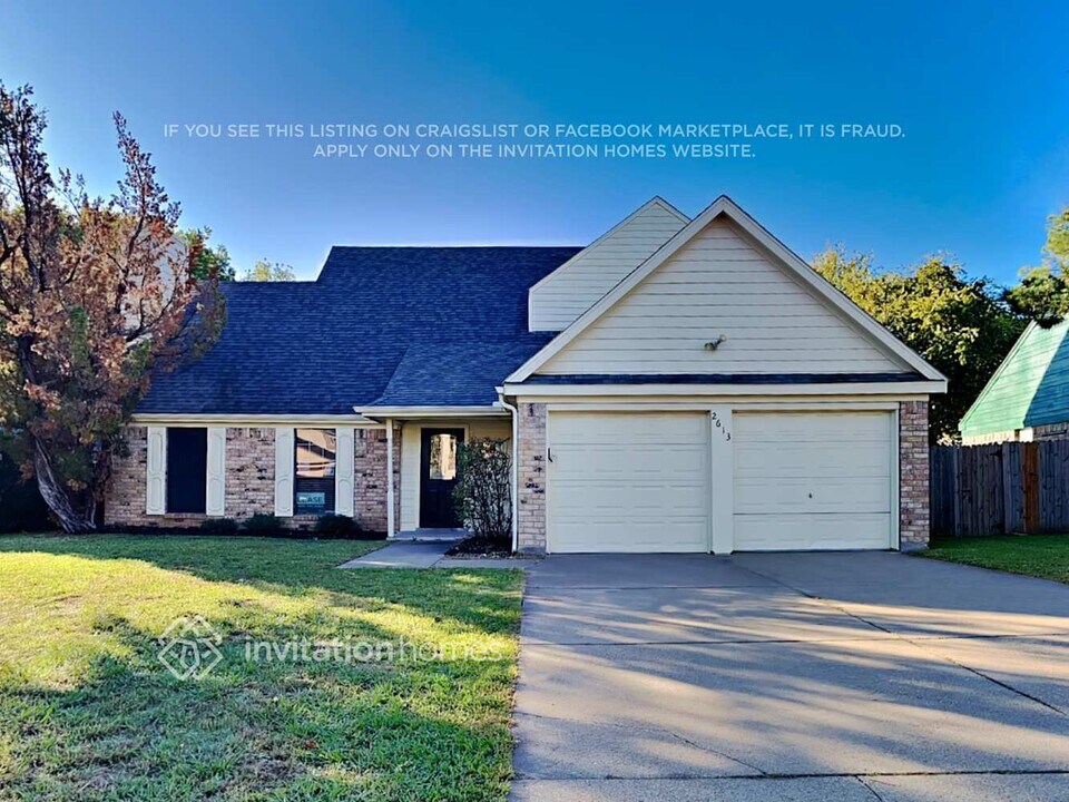 2613 Bennington Ct in Grand Prairie, TX - Foto de edificio