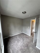 260 Chestnut St in Lockport, NY - Foto de edificio - Building Photo