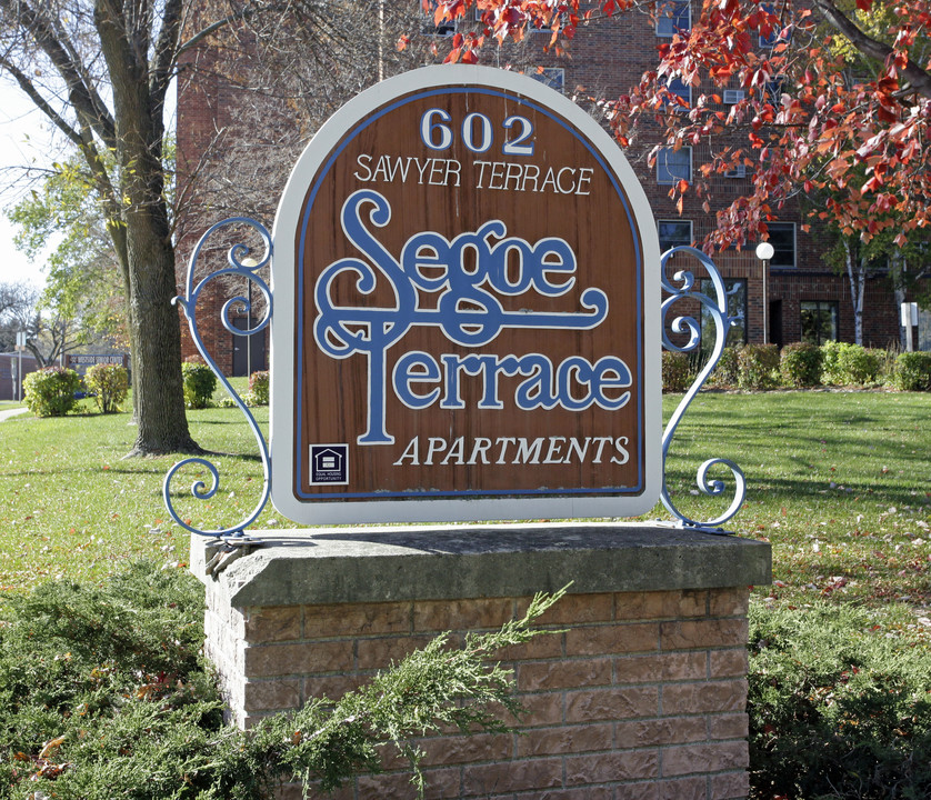 Segoe Terrace Apartments in Madison, WI - Building Photo