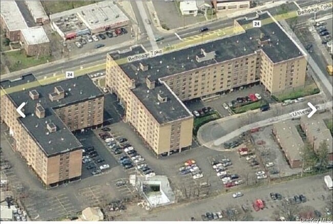 590-600 Fulton Ave in Hempstead, NY - Foto de edificio - Building Photo