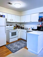 12132 Captiva Ct in Reston, VA - Building Photo - Building Photo