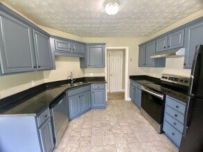 8843 Fayetteville Rd in Jonesboro, GA - Building Photo - Building Photo