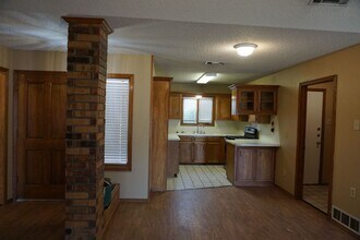 1104 Homestead Dr in Lubbock, TX - Building Photo - Building Photo