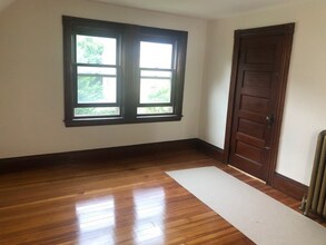 9 Tip Top St, Unit 1 in Boston, MA - Foto de edificio - Building Photo