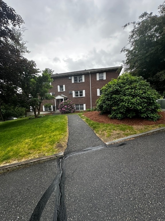 205 Great Rd in Acton, MA - Foto de edificio - Building Photo