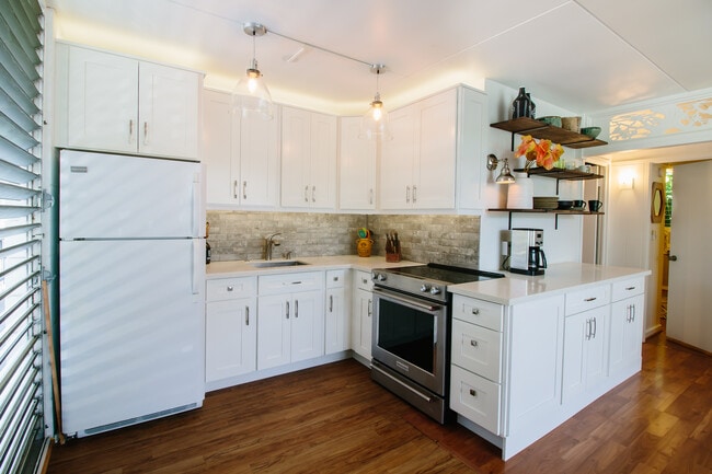 property at 3810 Leahi Ave