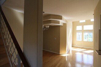 425 N Alvarado St, Unit 102 in Los Angeles, CA - Building Photo - Building Photo