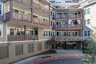 33 North Apartments in San Rafael, CA - Foto de edificio - Building Photo