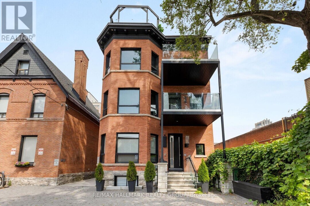 201 MacLaren St in Ottawa, ON - Building Photo