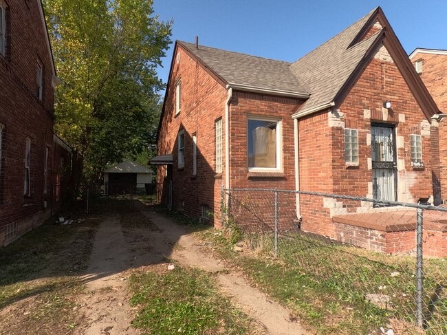 11535 Kenmoor St in Detroit, MI - Building Photo - Building Photo