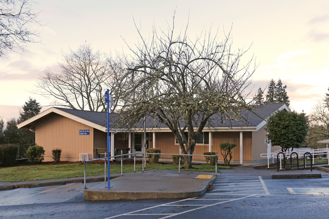 Oregon City View Manor in Oregon City, OR - Building Photo