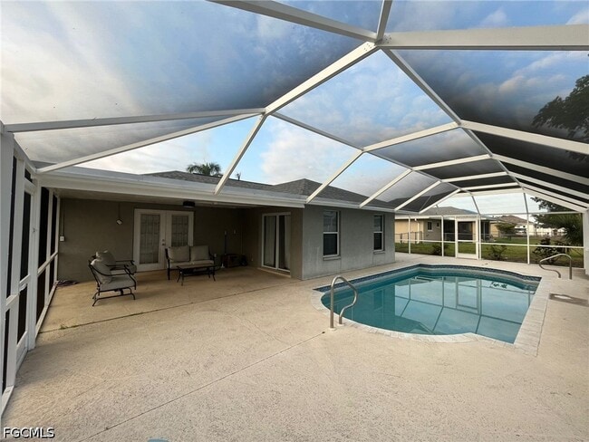 301 SE 25th Ln in Cape Coral, FL - Building Photo - Building Photo