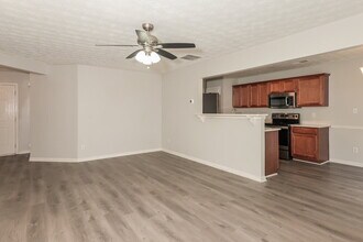 418 Double Creek Dr in Lawrenceville, GA - Building Photo - Building Photo