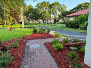 21708 Tall Palm Cir in Boca Raton, FL - Foto de edificio - Building Photo