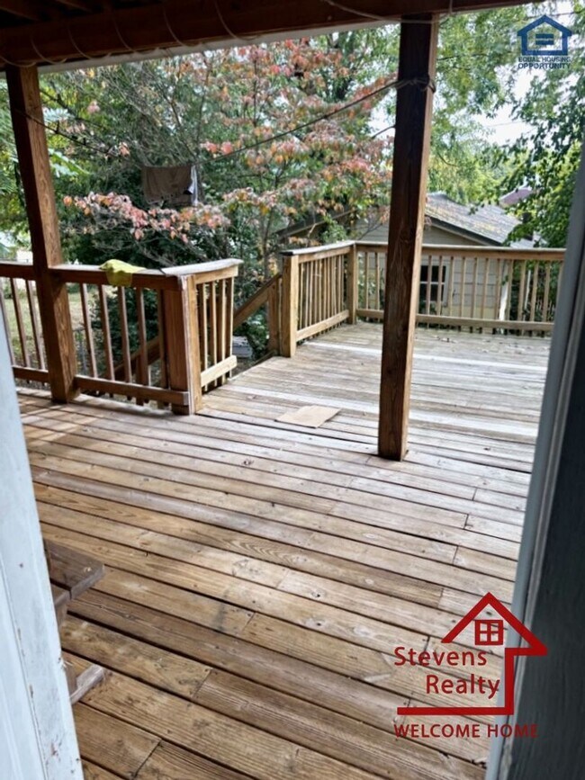 912 W Scott Ave in Knoxville, TN - Foto de edificio - Building Photo