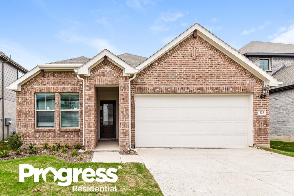 1413 Rolling Fox Dr in Heartland, TX - Building Photo