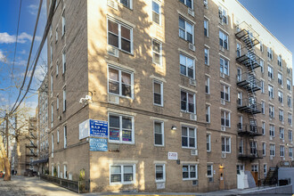 142-20 Franklin Ave in Flushing, NY - Building Photo - Building Photo