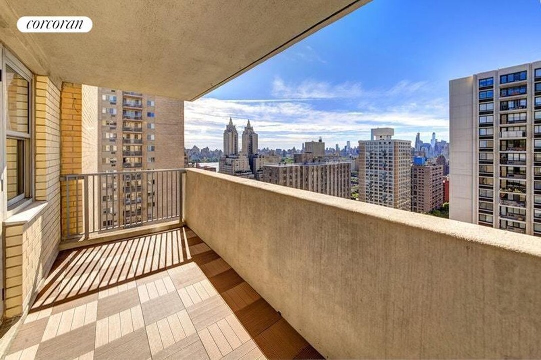 100 W 93rd St in New York, NY - Foto de edificio