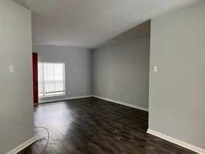 1601 N Bryant St, Unit B24 in Little Rock, AR - Building Photo - Building Photo