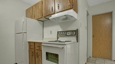 Hillcrest in Prince Albert, SK - Building Photo - Interior Photo