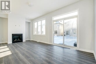 21 Bermondsey Wy in Ottawa, ON - Building Photo - Building Photo
