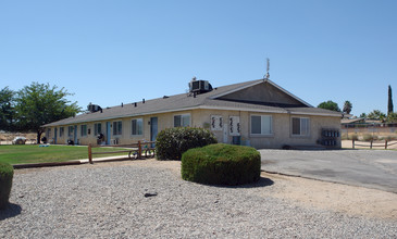 Desert Night Apartments in Hesperia, CA - Building Photo - Building Photo