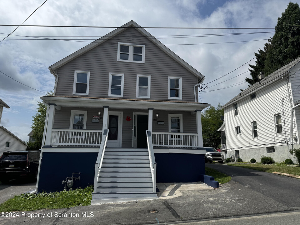 1745 Clearview St in Scranton, PA - Building Photo