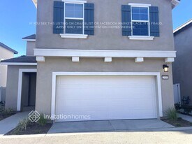 2459 Gunner Ridge Way in Rialto, CA - Building Photo