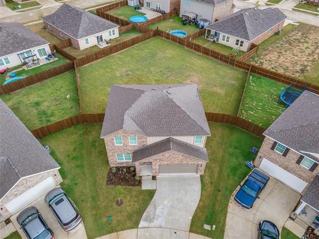 10301 Castle Lyons Ln in Crowley, TX - Building Photo - Building Photo