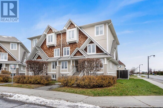 584 Lakeridge Dr in Ottawa, ON - Building Photo - Building Photo