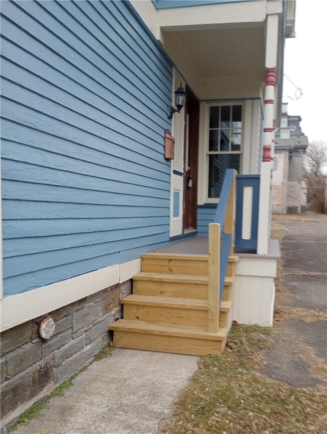 property at 362 W Gray St