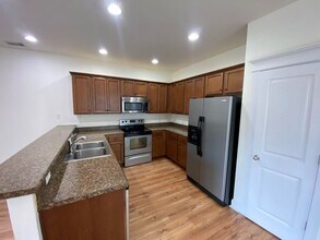 974 Dr Martin Luther King Jr Pkwy in Athens, GA - Building Photo - Building Photo